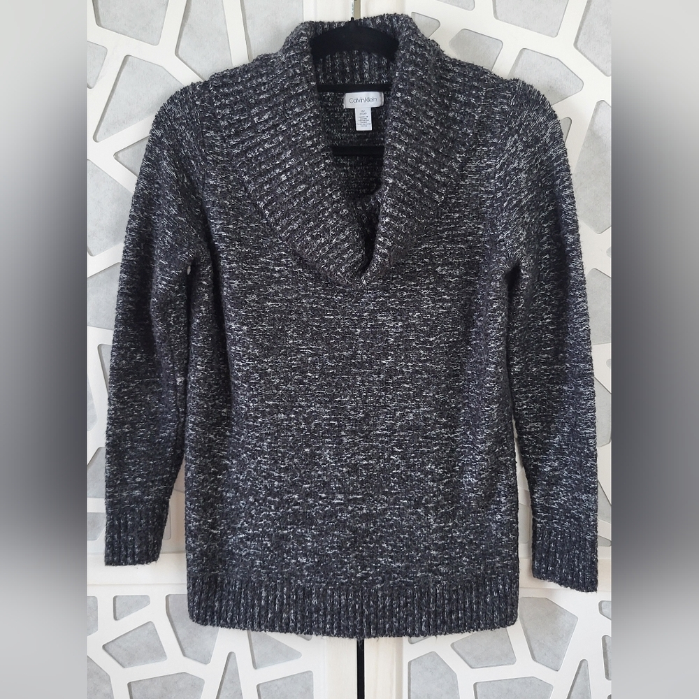 Calvin Klein Women's Black & White Marled V-Neck Sweater